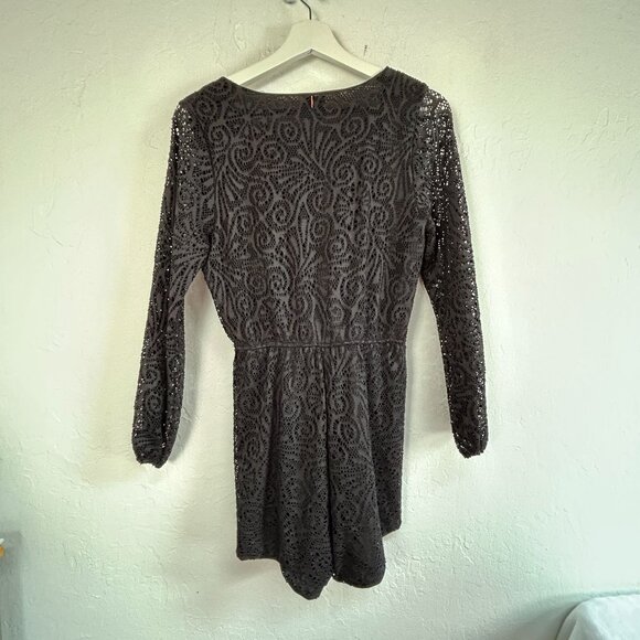 Misa Los Angeles Womens Lace Romper XS Black Long Sleeve V-Neck Lined Casual - Picture 2 of 10